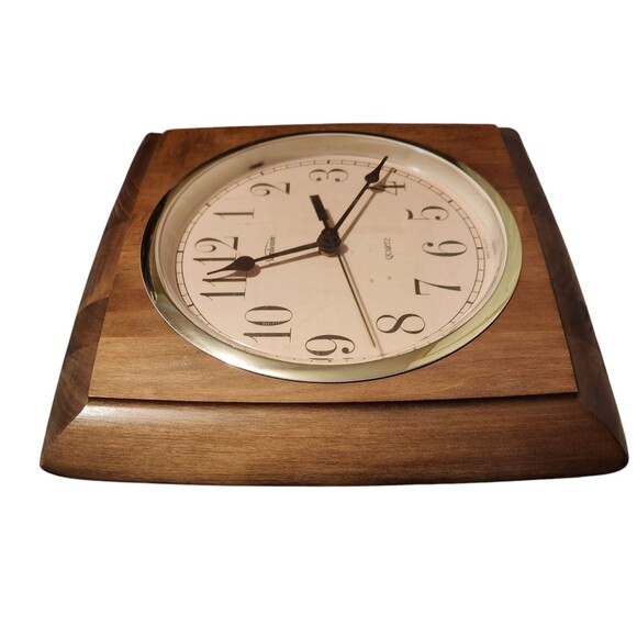 Vintage Sunbeam Quartz Wall Clock Square Wood Frame  11" x 11" Made in USA - Picture 3 of 5